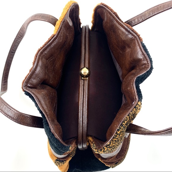 ❌SOLD❌ 1960s carpet patchwork purse by CARA USA - Picture 6 of 8